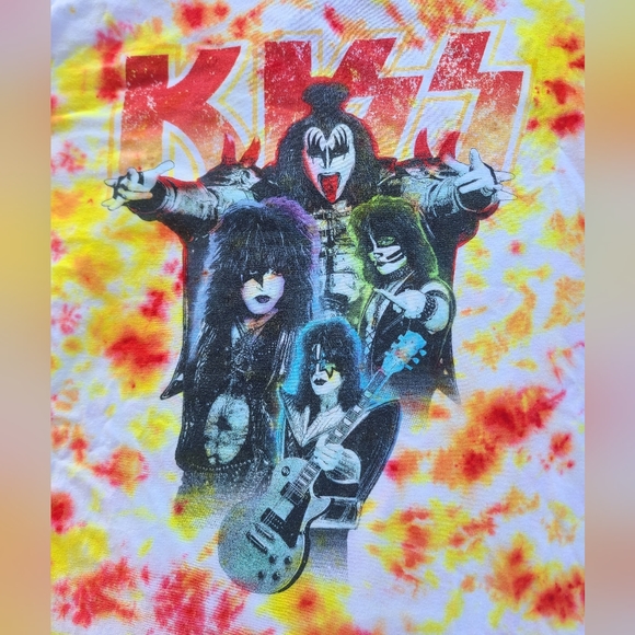 Hand tie dyed kiss shirt - Picture 2 of 4